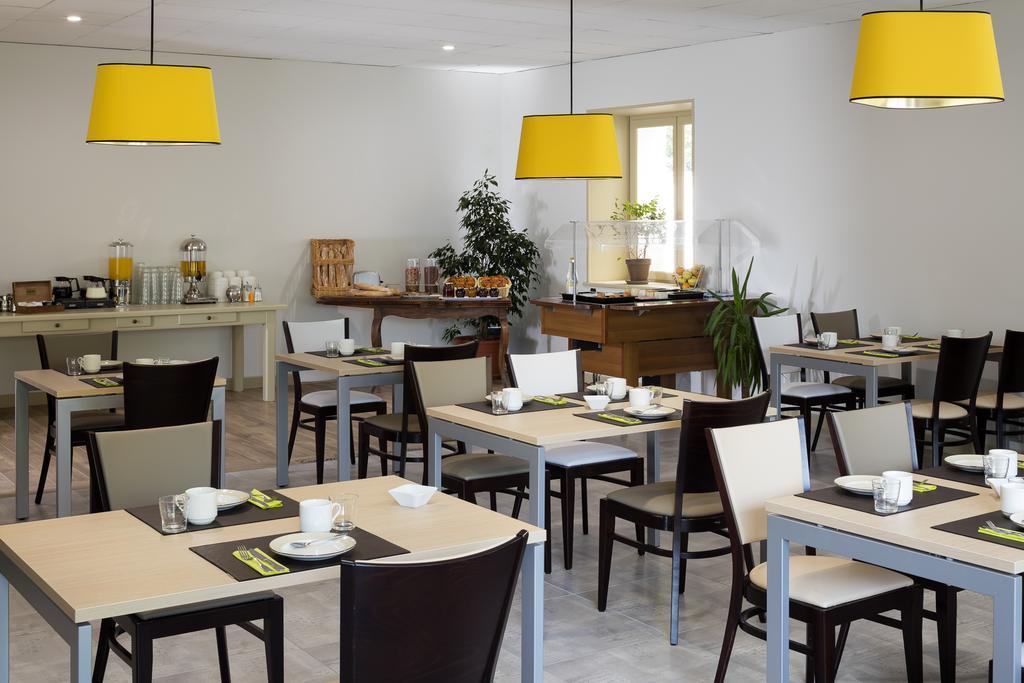 Logis Hotel Restaurant Les Cedres Joyeuse Exterior photo