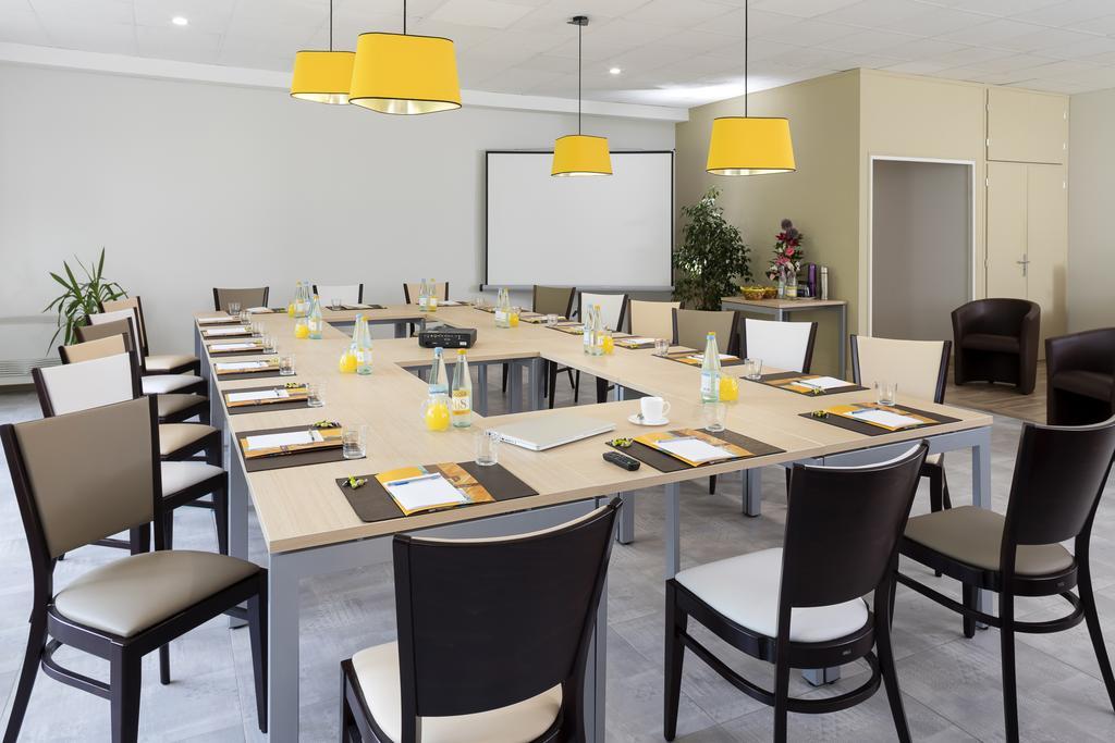 Logis Hotel Restaurant Les Cedres Joyeuse Exterior photo
