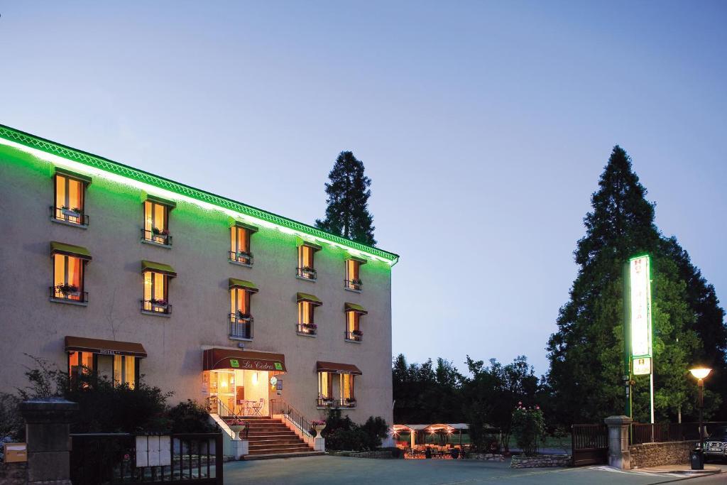Logis Hotel Restaurant Les Cedres Joyeuse Exterior photo