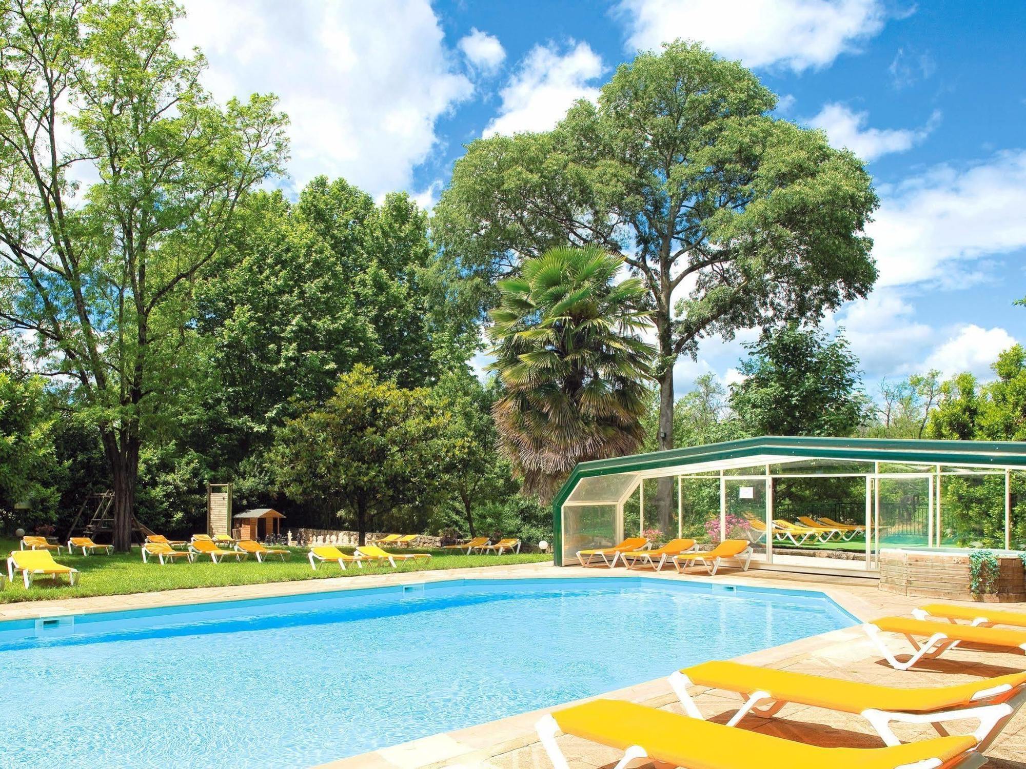 Logis Hotel Restaurant Les Cedres Joyeuse Exterior photo