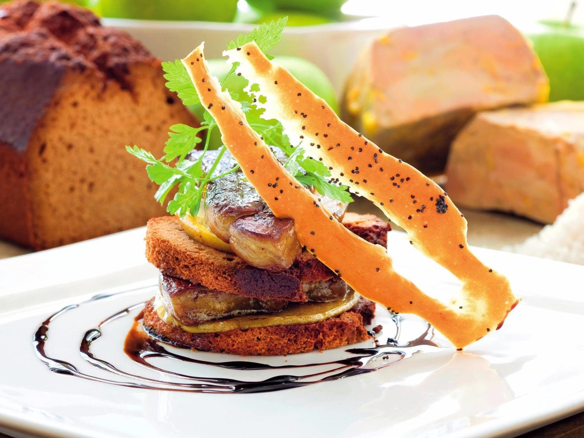 Logis Hotel Restaurant Les Cedres Joyeuse Exterior photo